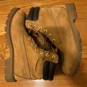 Women’s Timberland Linden Woods Wheat Nubuck Boots a161g size 8.5
